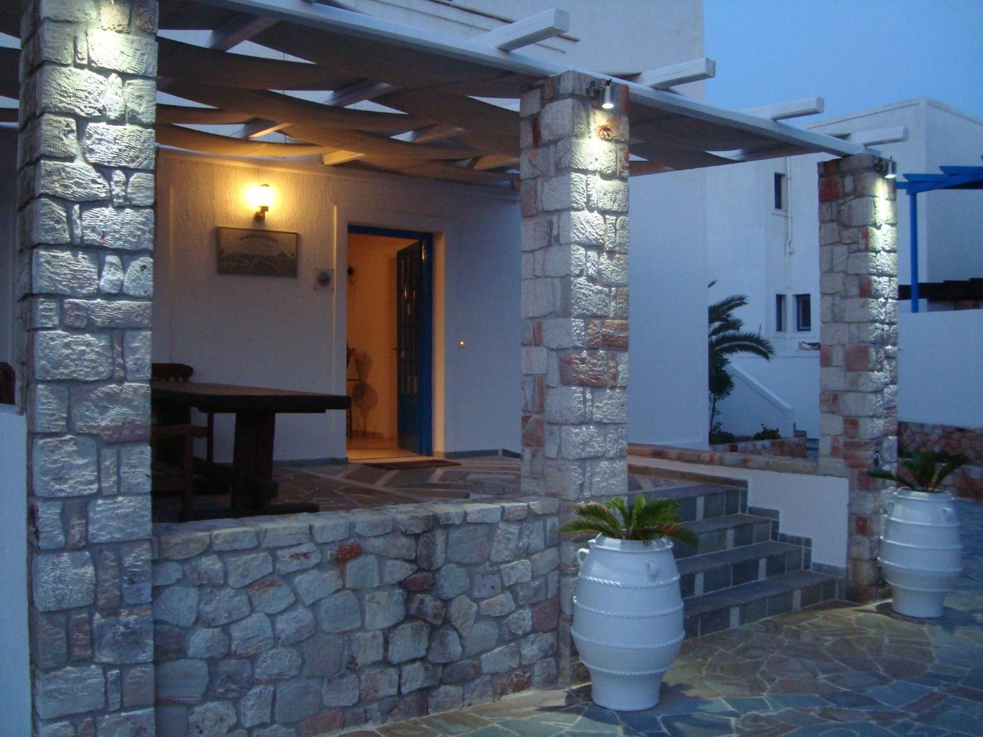 Glaronisia Hotel Pollonia Exterior photo